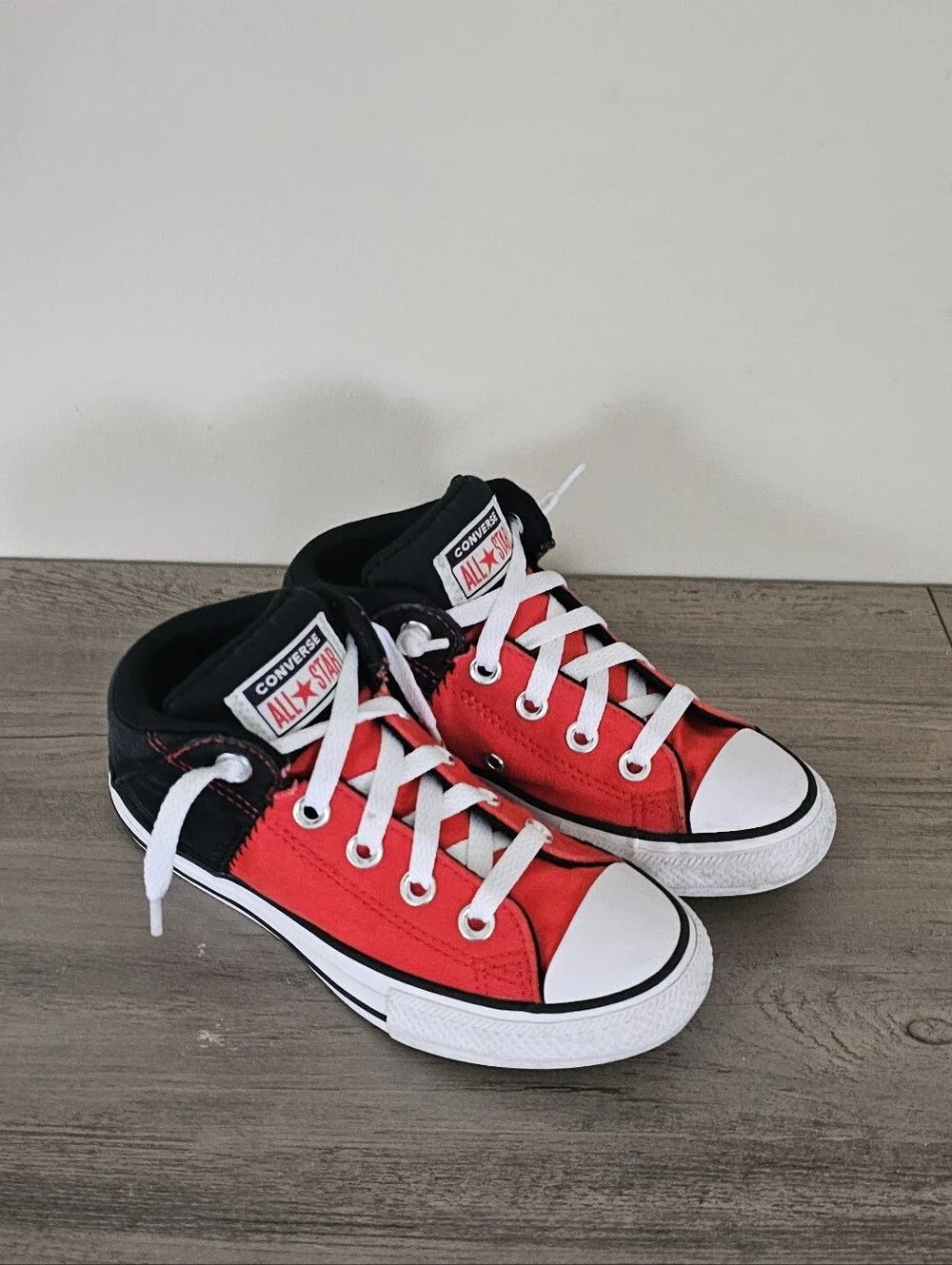 Converse Kids Chuck Taylor All Star Axel Mid Sneakers Red Black White 1
